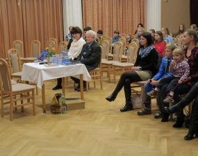 2019-11-14 - Beseda s letcem Tomem Lomem a spisovatelkou Hanou Bergmanovou