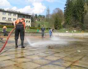 2012-04-20 - Koupaliště Vlčí důl - příprava na letní sezónu