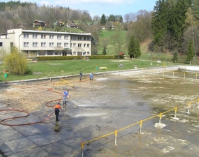 2012-04-20 - Koupaliště Vlčí důl - příprava na letní sezónu