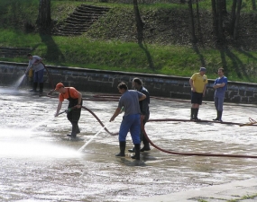 2012-04-20 - Koupaliště Vlčí důl - příprava na letní sezónu