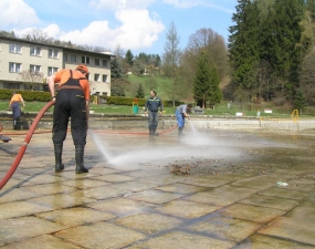 2012-04-20 - Koupaliště Vlčí důl - příprava na letní sezónu