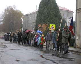 2012-10-27 - Kladení věnců u pomníku padlých