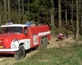 2015-04-21 - Čištění potoka ve Vlčím dole