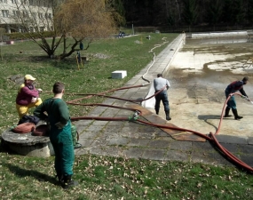 2015-04-09 - Čištění koupaliště ve Vlčím dole