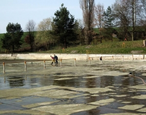 2015-04-09 - Čištění koupaliště ve Vlčím dole