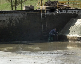 2015-04-09 - Čištění koupaliště ve Vlčím dole