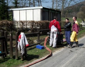 2015-04-09 - Čištění koupaliště ve Vlčím dole