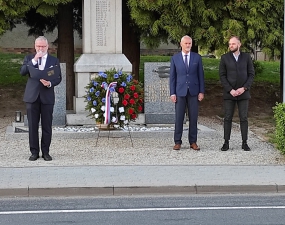 2023-05-08 Oslava Den vítězství - kladení věnce