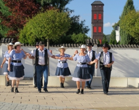 2023-09-16-Rekord 200 přítisků známek K. Adama