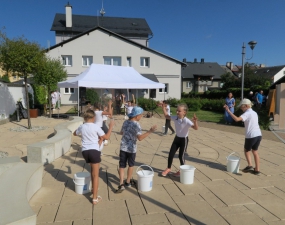 2023-09-16-Rekord 200 přítisků známek K. Adama