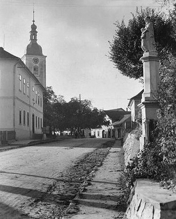 Obr. č. 8 – Bludovská stará škola ve 30. letech minulého století.