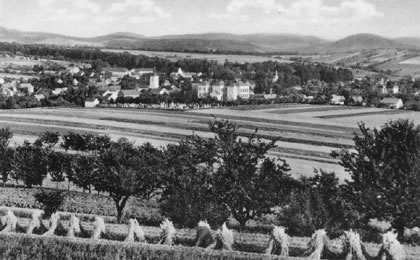 Pohled na Bludov z Učitelova kopce roku 1928.