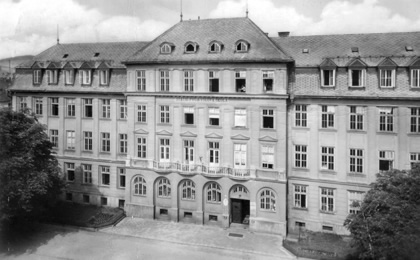Průmyslová škola v Šumperku ve 30. letech minulého století.